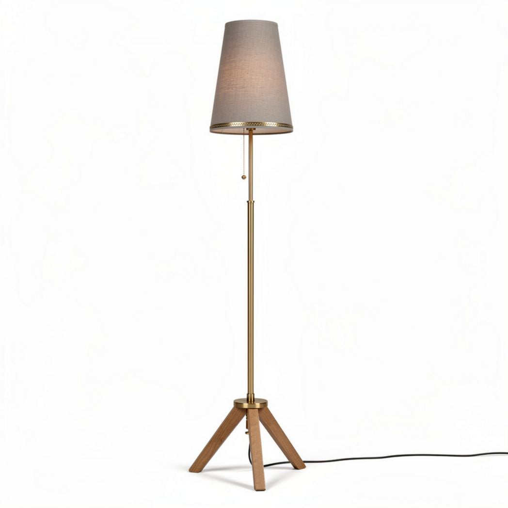 Staande lamp met houten standaard beige lampenkap en gouden details 30 x 30 x 150cm